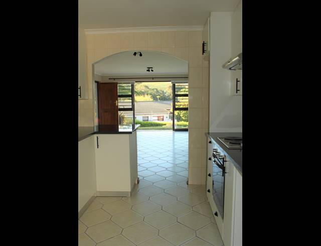 3 BEDROOM TOWNHOUSE RENTED IN PROTEA VALLEY